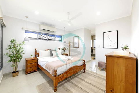 Zenhouse: Prestigous 4-BR Display Home In Muirhead - Accommodation Georgetown 2