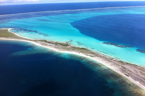 Abrolhos Islands Fixed-Wing Scenic Flight - Accommodation Georgetown 1