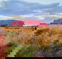 Uluru Ayers Rock Sunset with Outback Barbecue Dinner and Star Tour - Accommodation Georgetown
