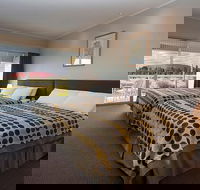 3-Day Uluru-Kata Tjuta and Kings Canyon 4WD Small-Group Eco-Tour from Alice Springs - Accommodation Georgetown