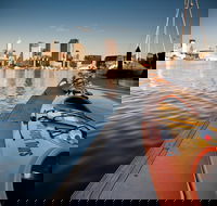 Melbourne Sunset Kayaking Experience with Dinner