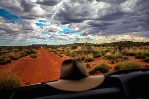 Mount Conner 4WD Small Group Tour From Ayers Rock Including Dinner - Accommodation Georgetown 4